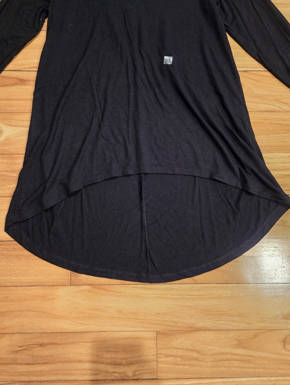 Cold Shoulder High-Low Top - Picture 5 of 7